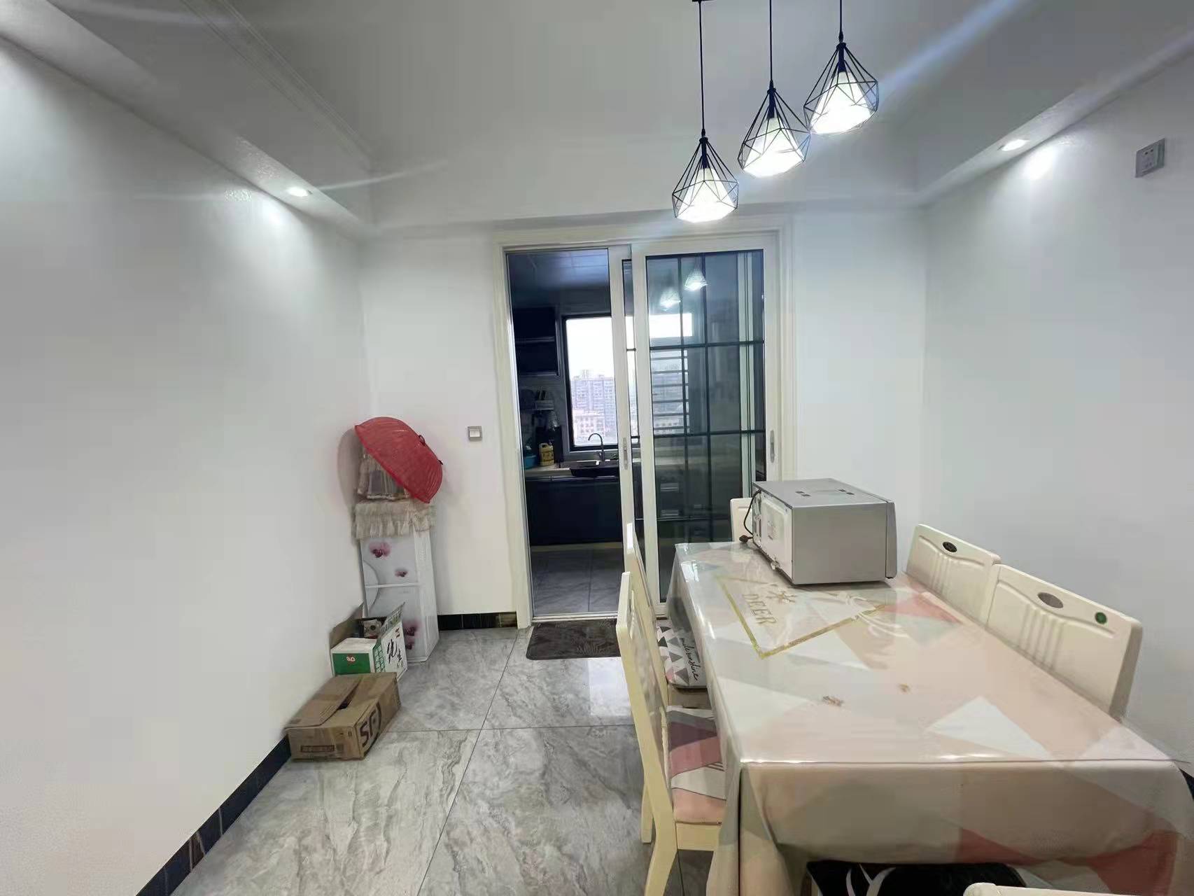 万豪城市花园  3室2厅2卫    120.0万 万豪城市花园  3室2厅2卫    120.0万客厅