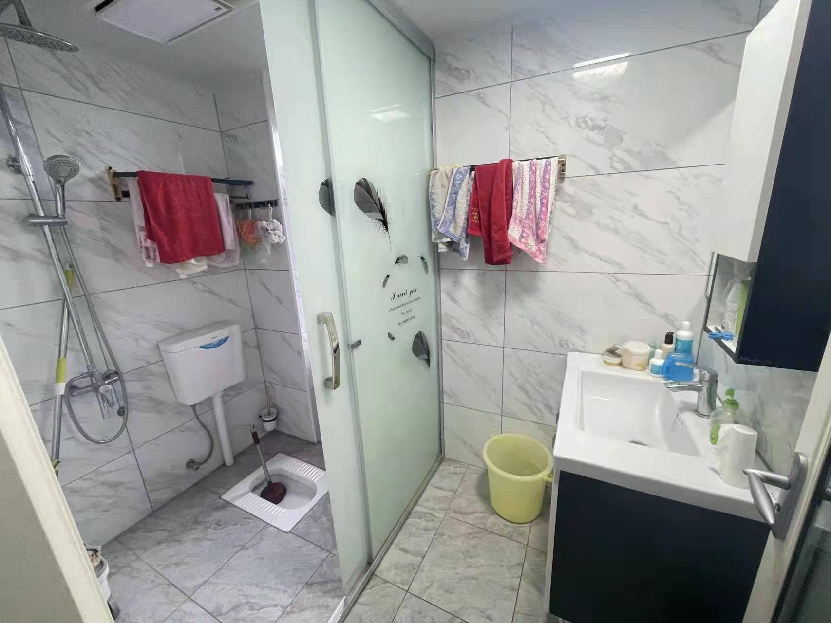 万豪城市花园  3室2厅2卫    120.0万 万豪城市花园  3室2厅2卫    120.0万卫生间