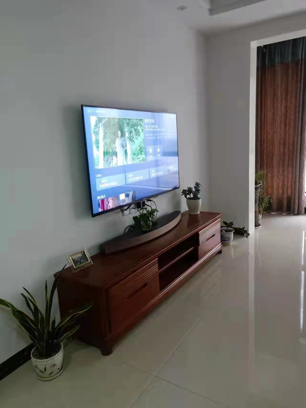 东湖和缘 3室2厅2卫 61.8万 东湖和缘 3室2厅2卫 61.8万客厅