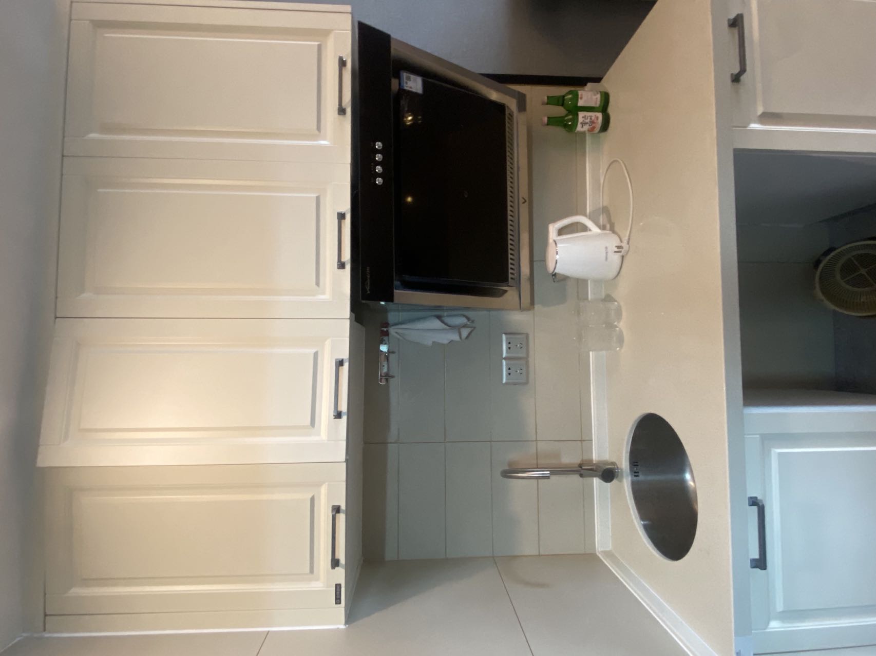 江岸公馆  1室1厅1卫    1800.0元/月 江岸公馆  1室1厅1卫    1800.0元/月室内图