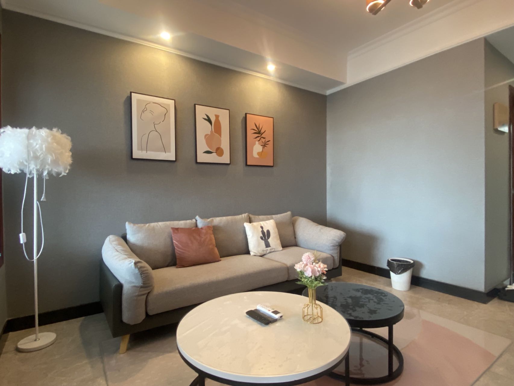 江岸公馆  1室1厅1卫    1800.0元/月 江岸公馆  1室1厅1卫    1800.0元/月室内图