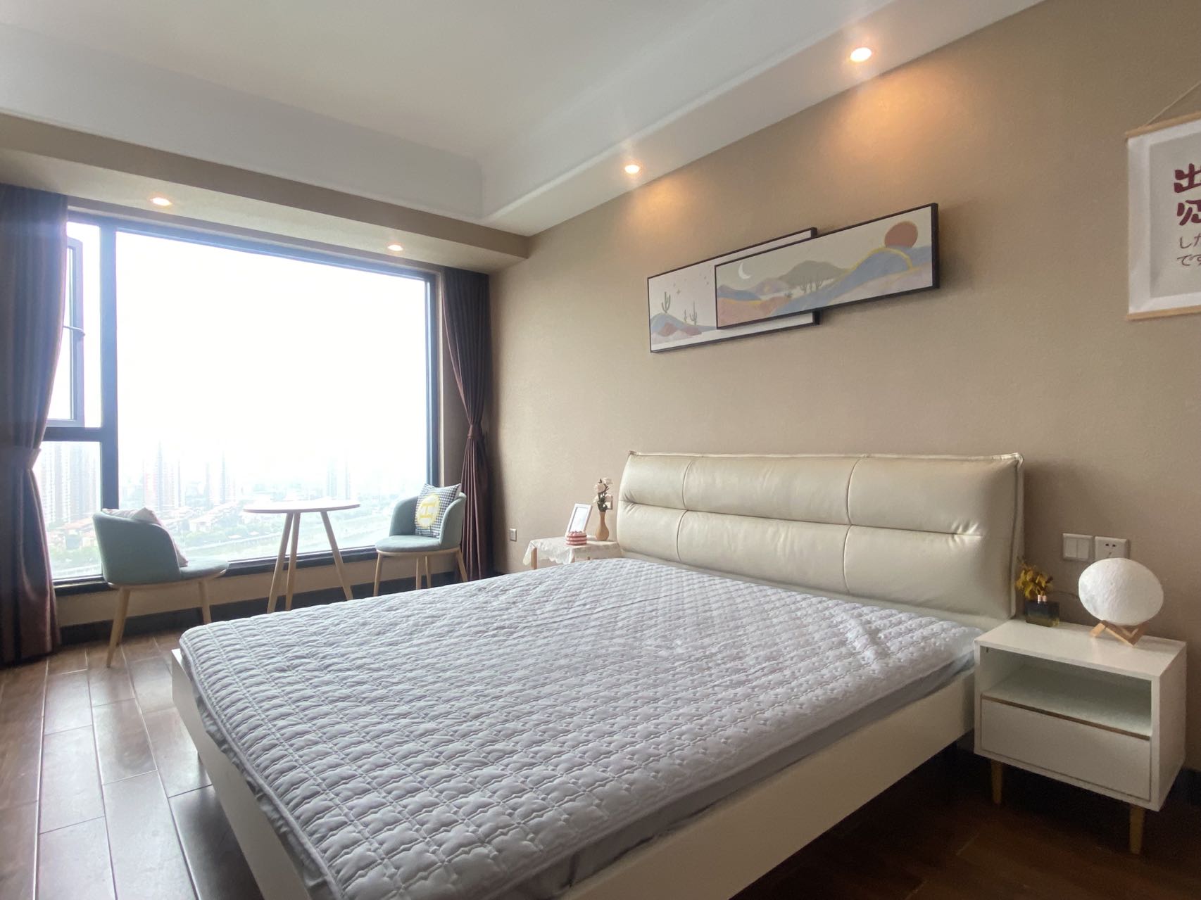 江岸公馆  1室1厅1卫    1800.0元/月 江岸公馆  1室1厅1卫    1800.0元/月室内图