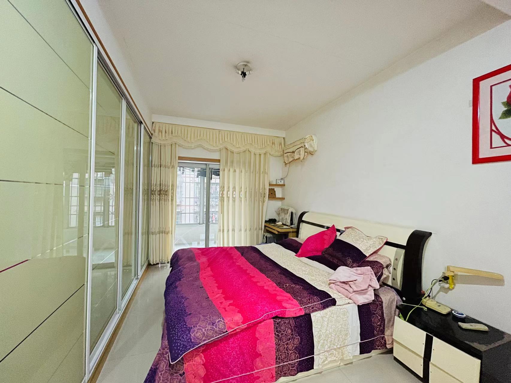 江南世家  3室1厅1卫    57.0万 江南世家  3室1厅1卫    57.0万客厅