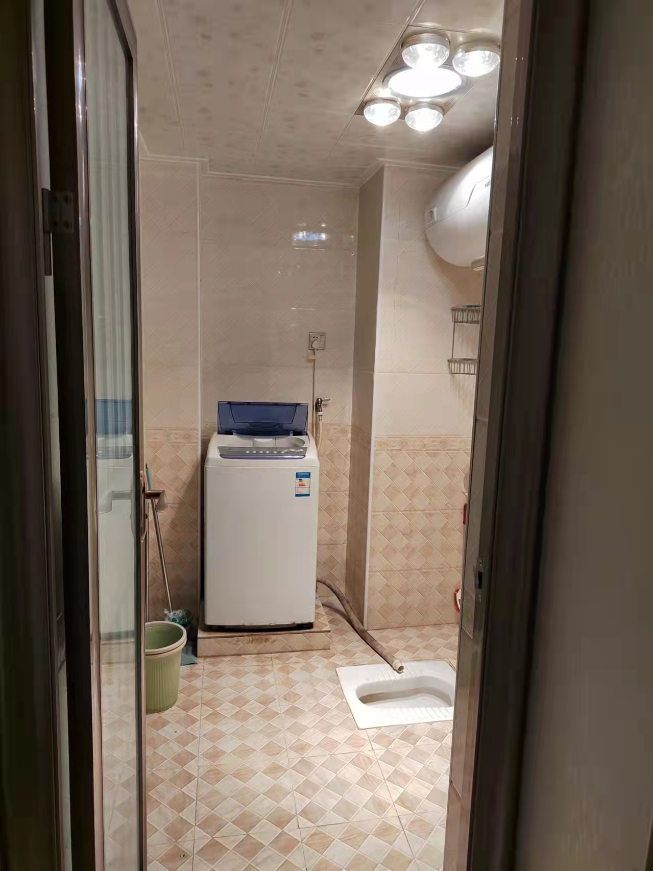 中建岳阳中心  1室1厅1卫   1500.00元/月
