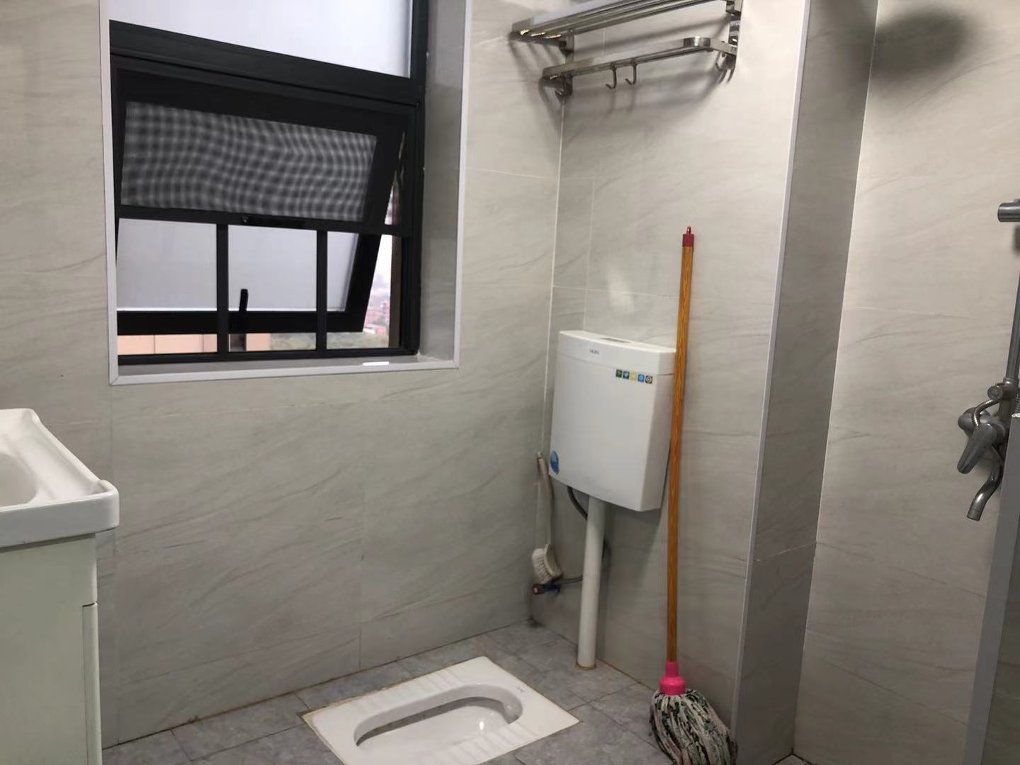 梓湖明珠  1室1厅1卫    1500.0元/月 梓湖明珠  1室1厅1卫    1500.0元/月室内图