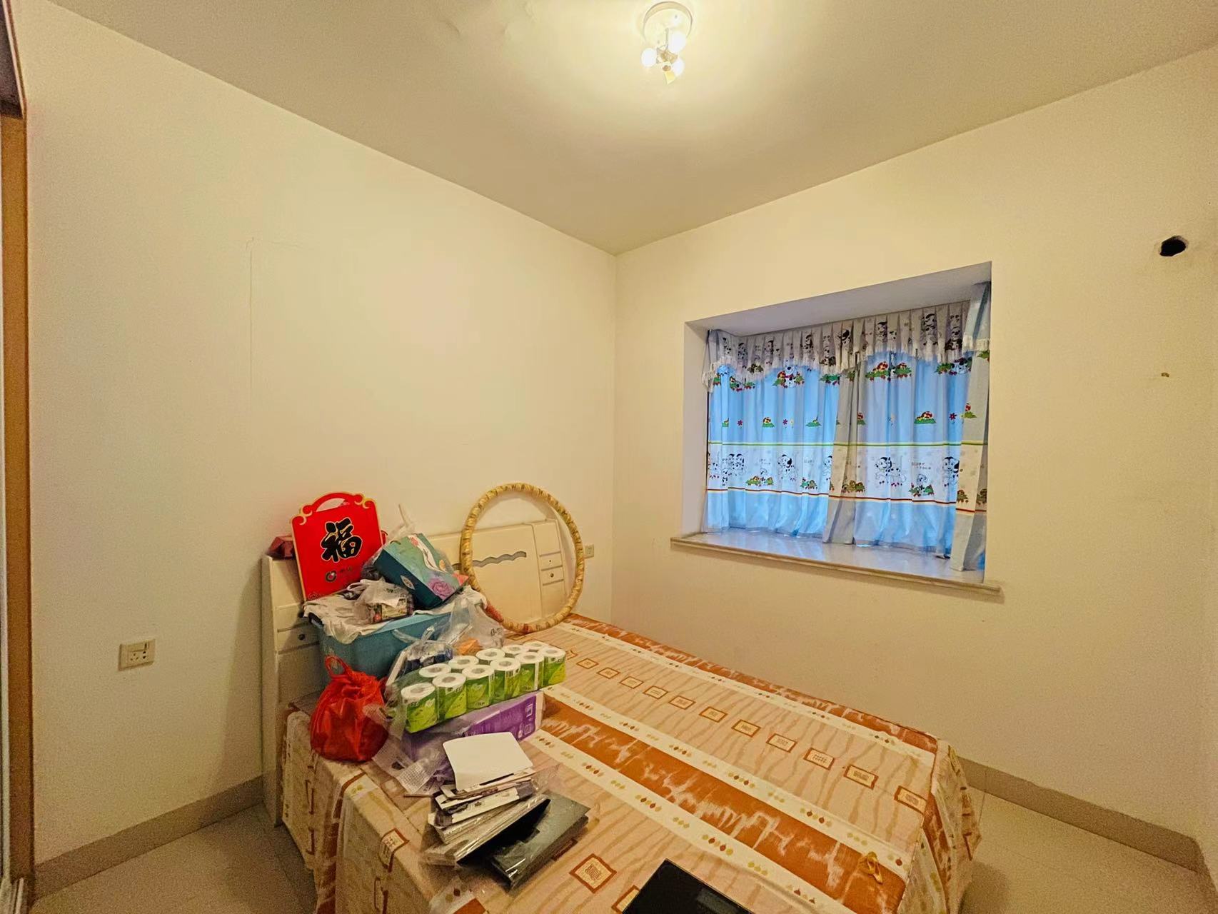 江南世家  3室1厅1卫    57.0万 江南世家  3室1厅1卫    57.0万客厅