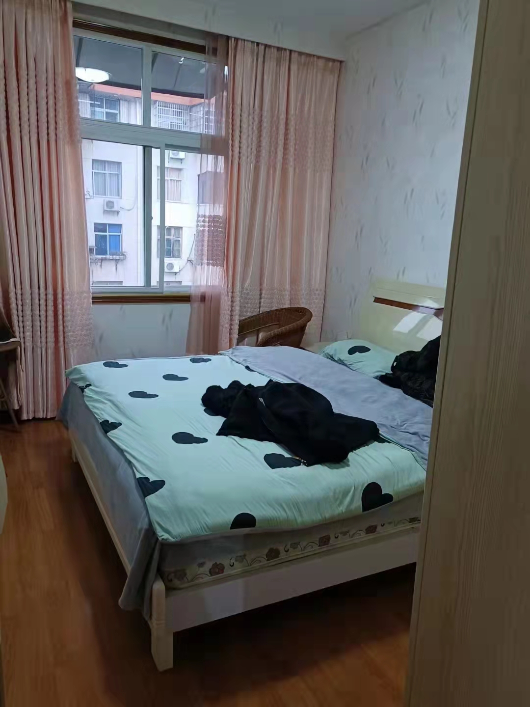 电力小区宿舍  4室2厅1卫    37.8万 电力小区宿舍  4室2厅1卫    37.8万客厅