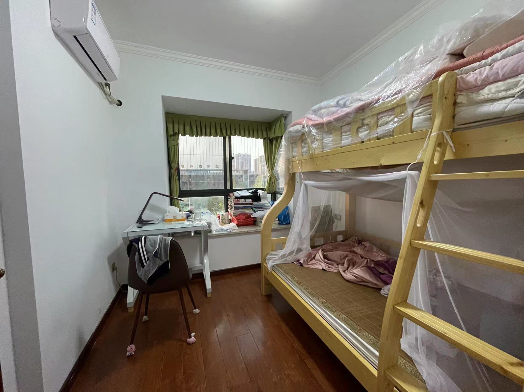 武广国际学苑  3室2厅2卫    106.0万 武广国际学苑  3室2厅2卫    106.0万客厅