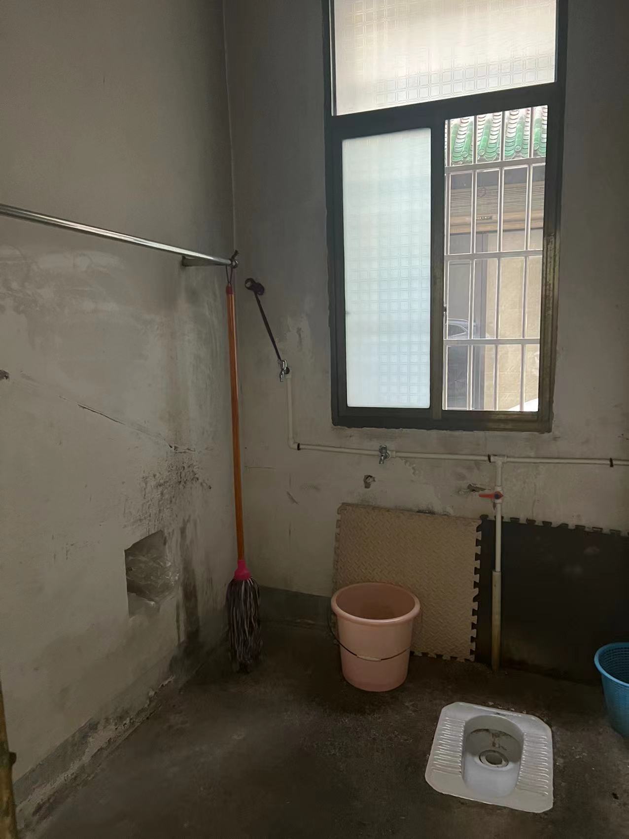 小桃小区  1室1厅1卫   500.00元/月室内图