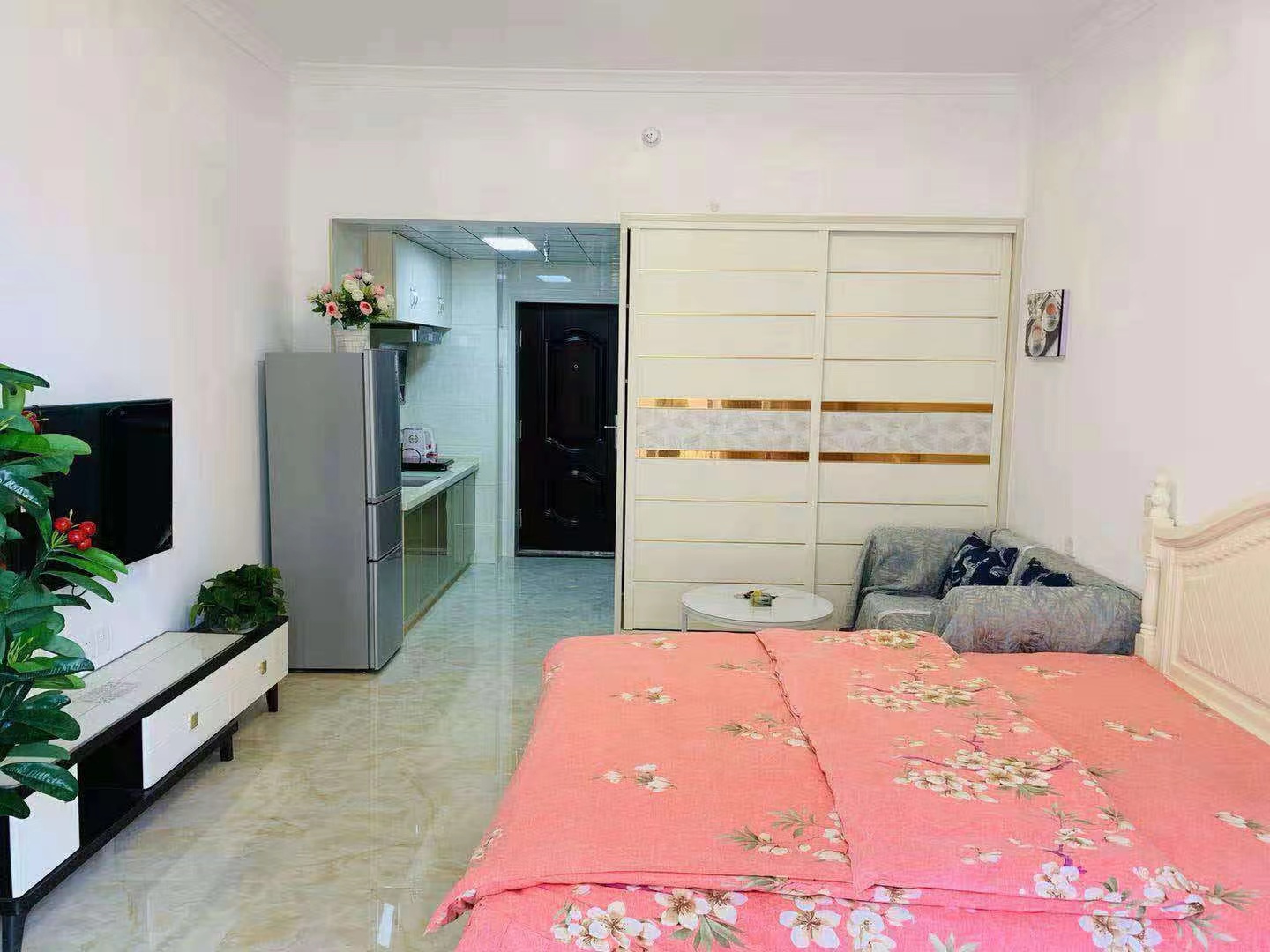 梓湖明珠  1室1厅1卫    1300.0元/月 梓湖明珠  1室1厅1卫    1300.0元/月室内图