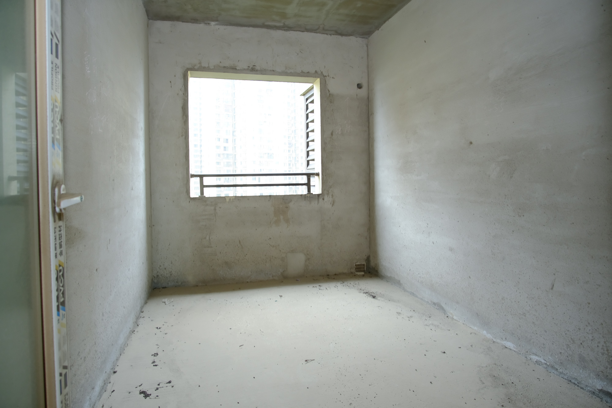 保利香槟国际  3室2厅2卫    105.49万其他