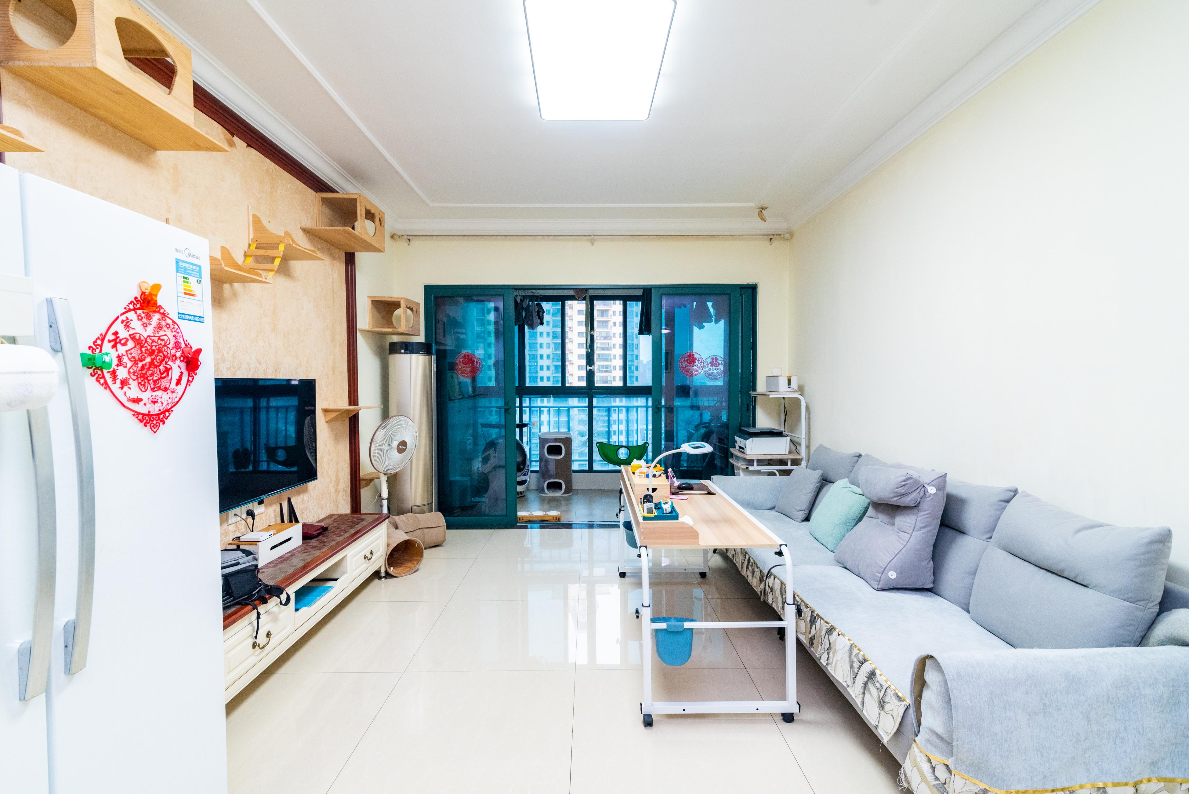 恒大雅苑  3室2厅2卫    135.0万客厅