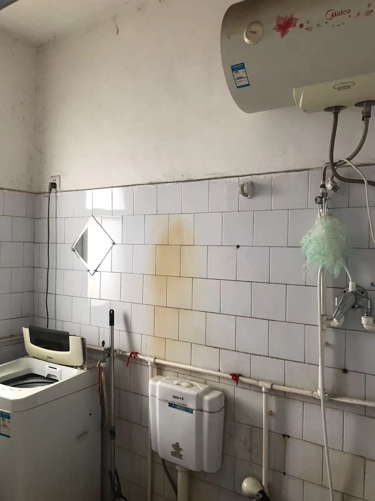 新坡塘小区 2室2厅1卫 800.0元/月 新坡塘小区 2室2厅1卫 800.0元/月室内图