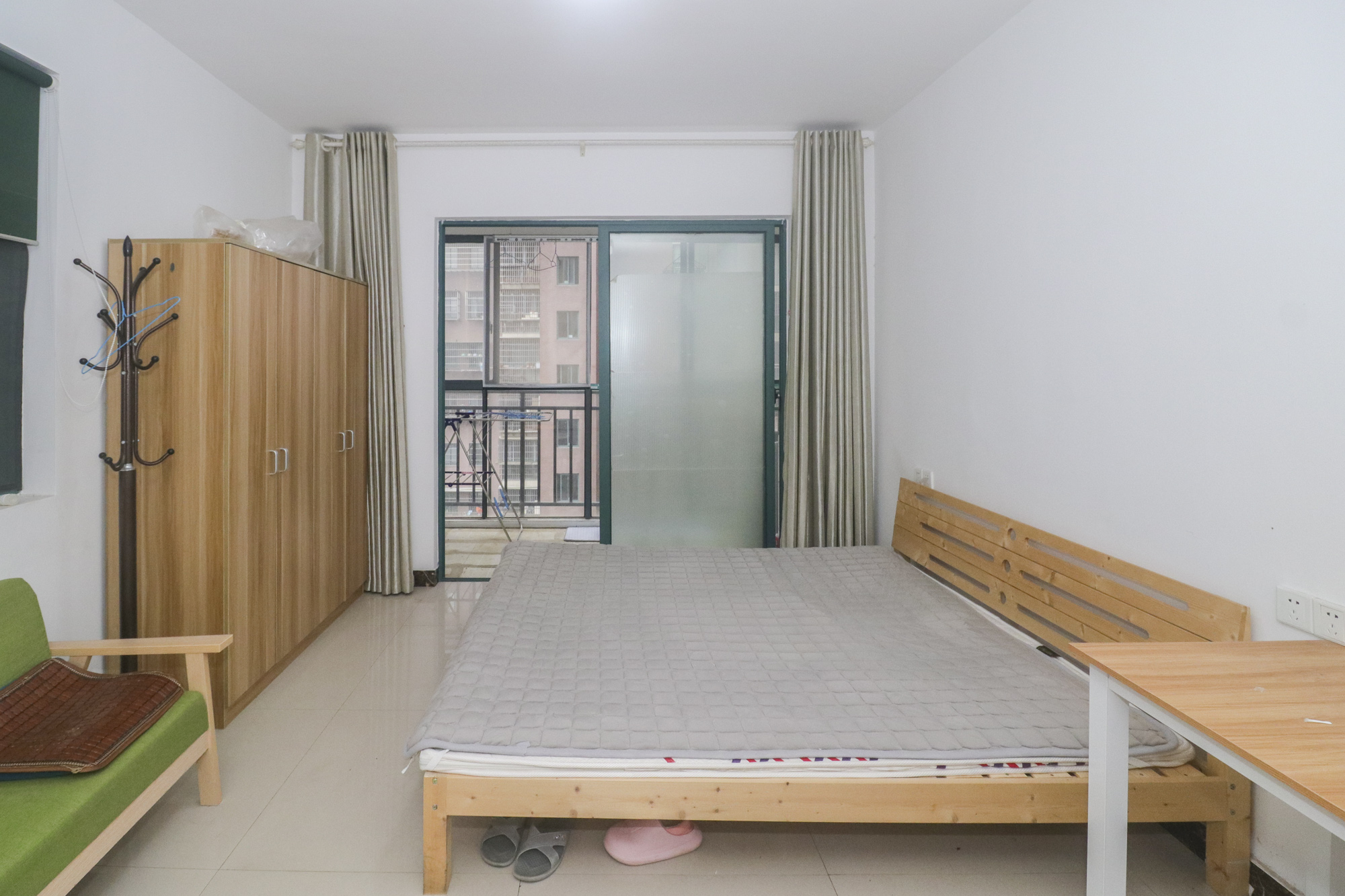 枫树园  1室1厅1卫    43.0万卧室