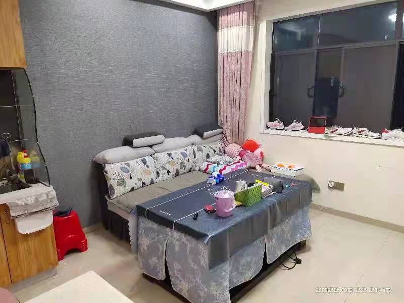 众一桂府  1室1厅1卫    36.0万 众一桂府  1室1厅1卫    36.0万卧室