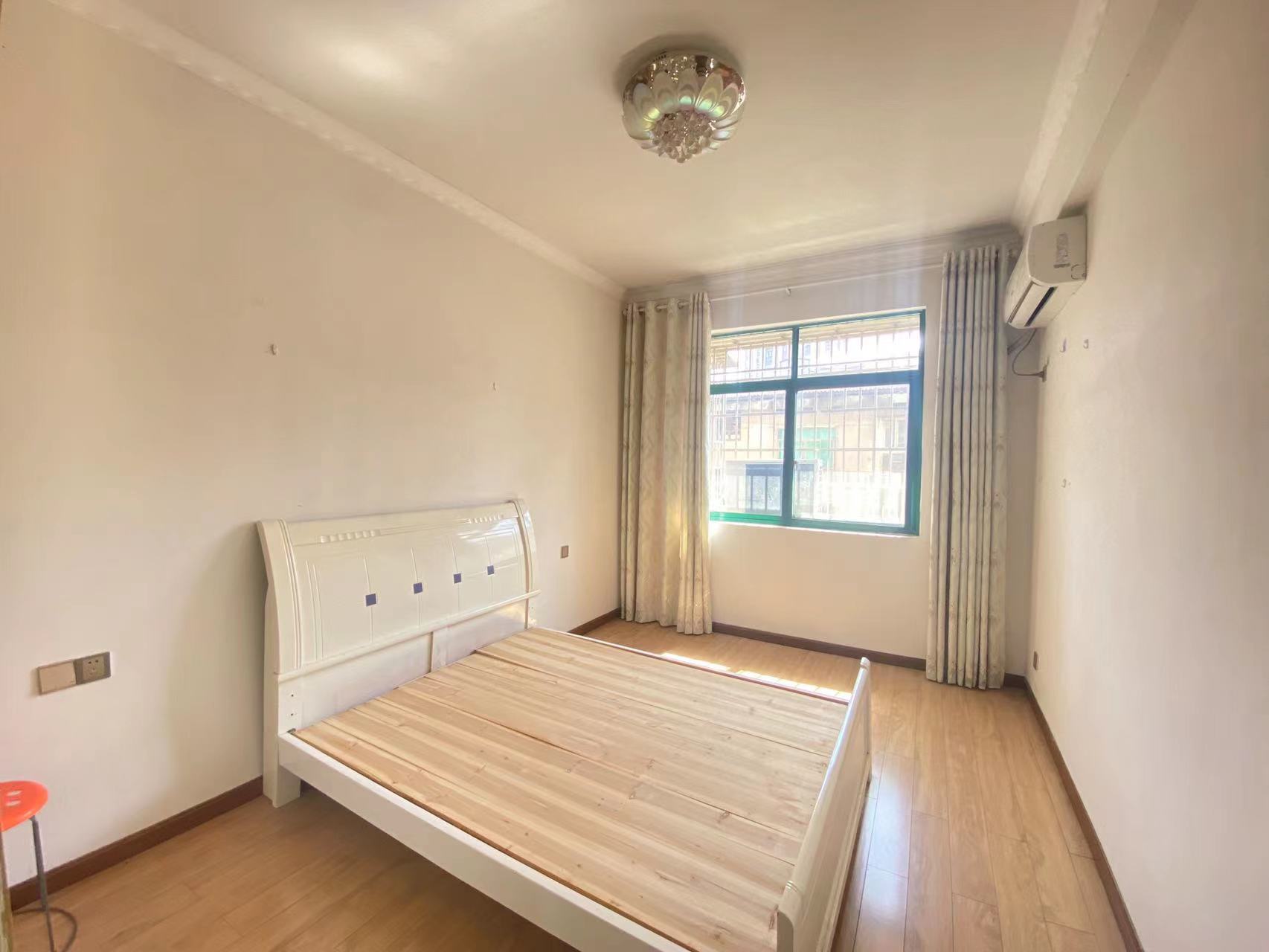 家和兴苑  3室2厅2卫    2200.0元/月 家和兴苑  3室2厅2卫    2200.0元/月室内图