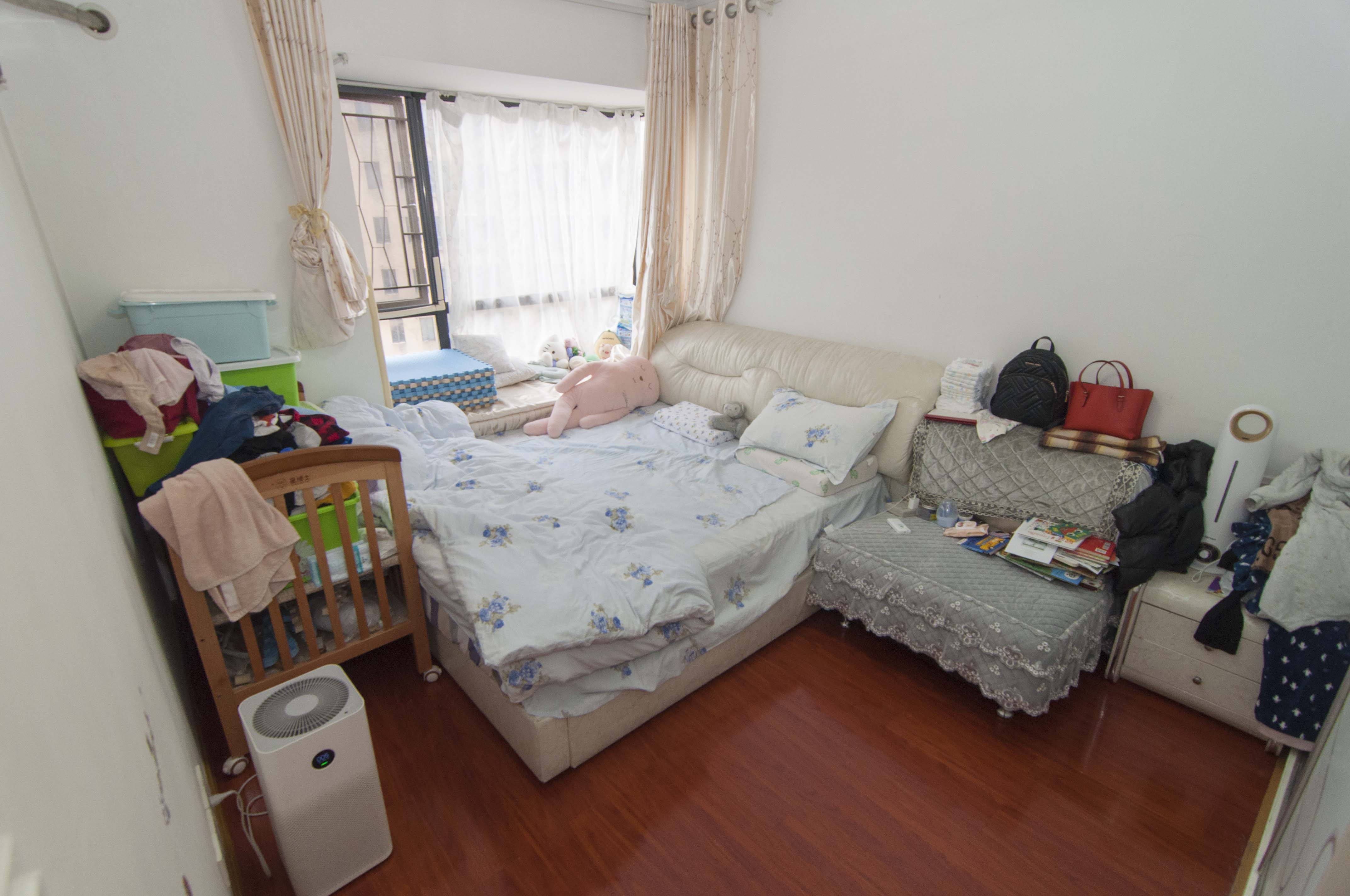 兴威帕克水岸  3室2厅1卫   119.90万卧室