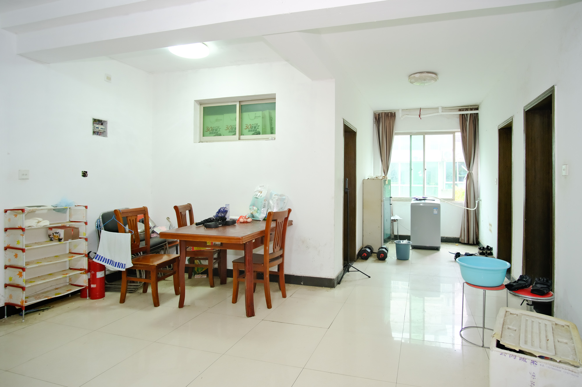 中南汽车世界  3室2厅1卫    46.8万客厅