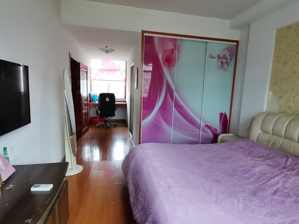 华联小区  3室2厅2卫    1600.0元/月 华联小区  3室2厅2卫    1600.0元/月室内图