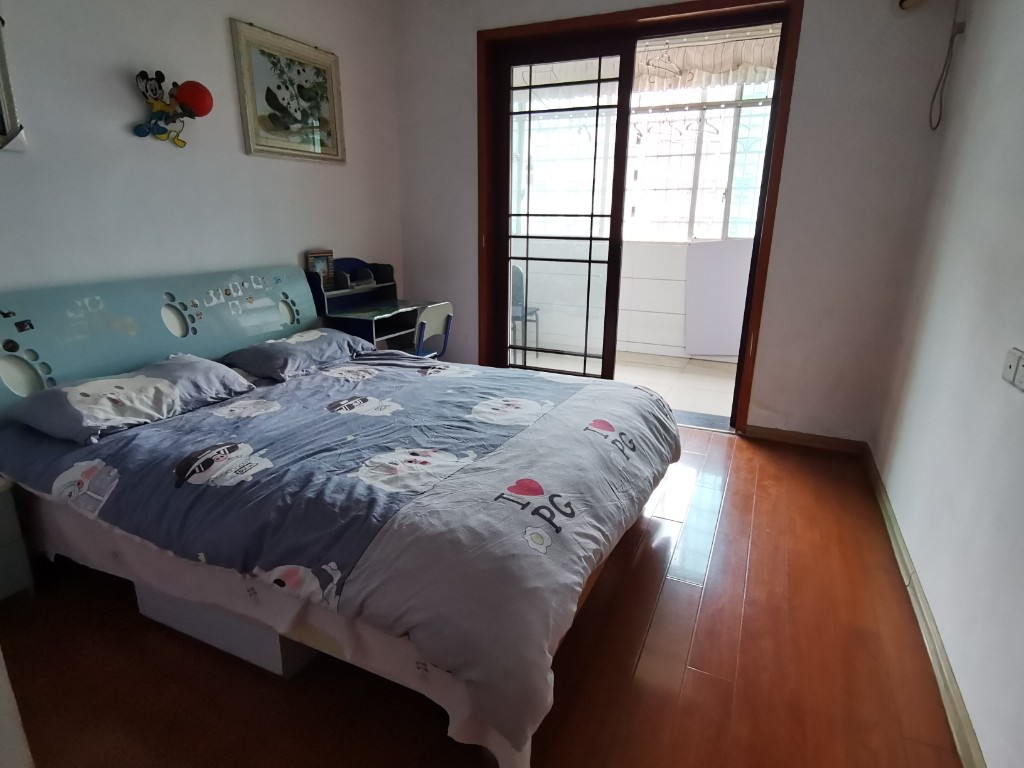 华联小区  3室2厅2卫    1600.0元/月 华联小区  3室2厅2卫    1600.0元/月室内图