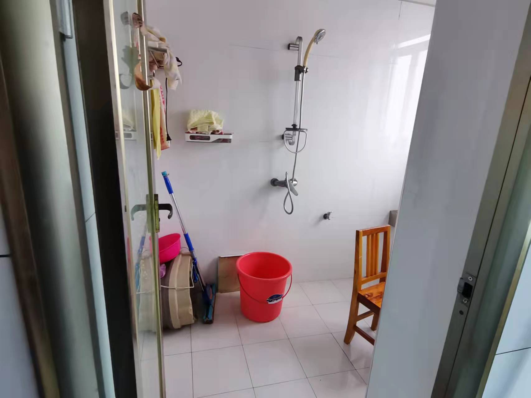 华联小区  3室2厅2卫    1600.0元/月 华联小区  3室2厅2卫    1600.0元/月室内图