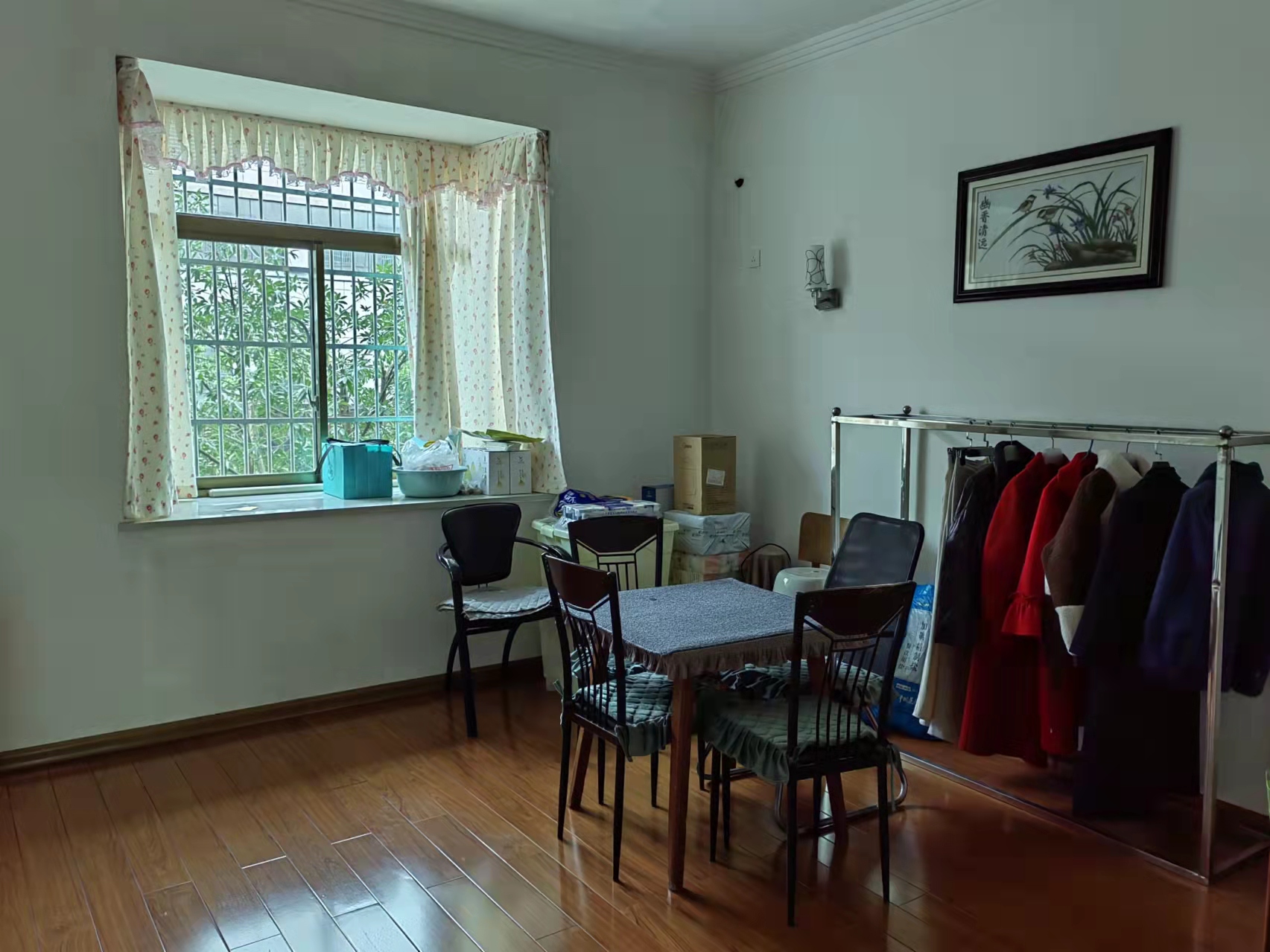 华联小区 4室2厅2卫 66.8万 华联小区 4室2厅2卫 66.8万客厅