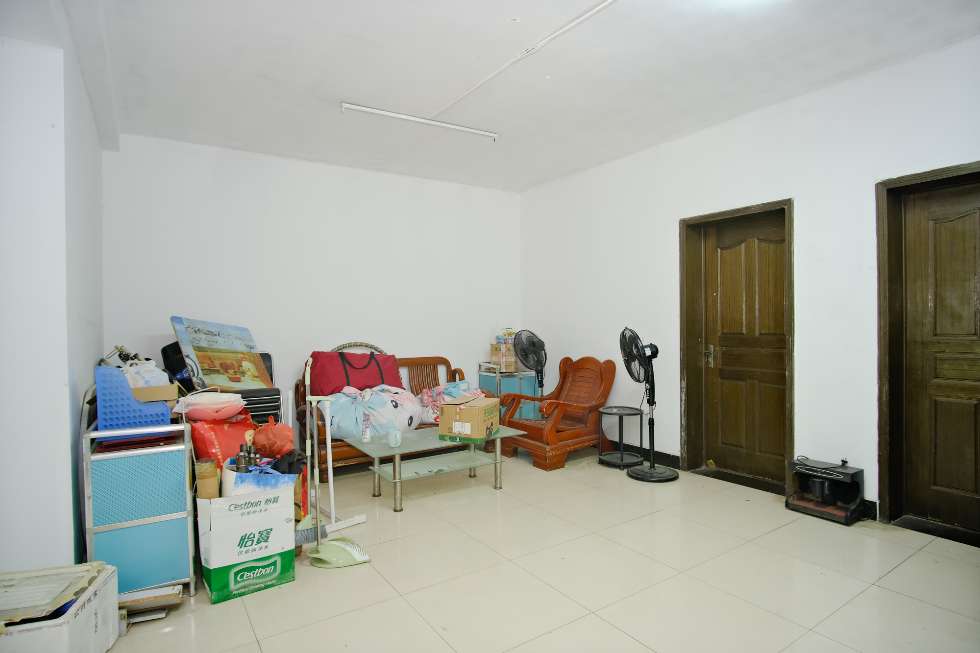 中南汽车世界 3室2厅1卫 46.8万 中南汽车世界 3室2厅1卫 46.8万客厅