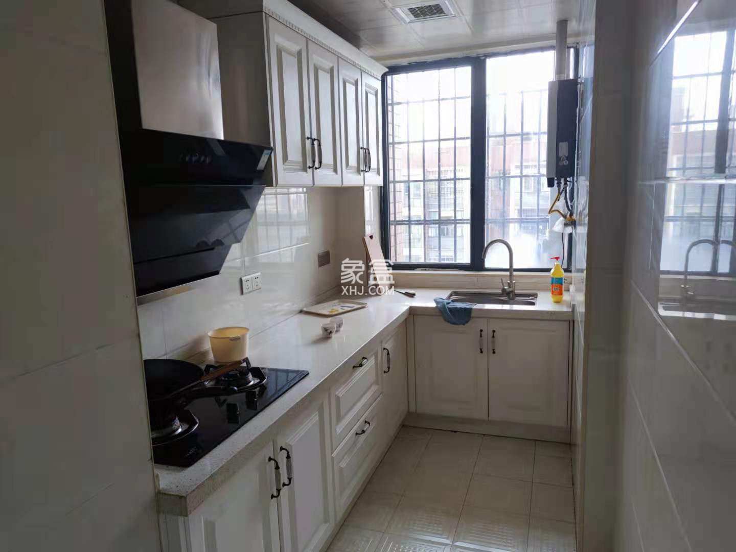 雄森国际  2室1厅1卫    1800.0元/月 雄森国际  2室1厅1卫    1800.0元/月室内图