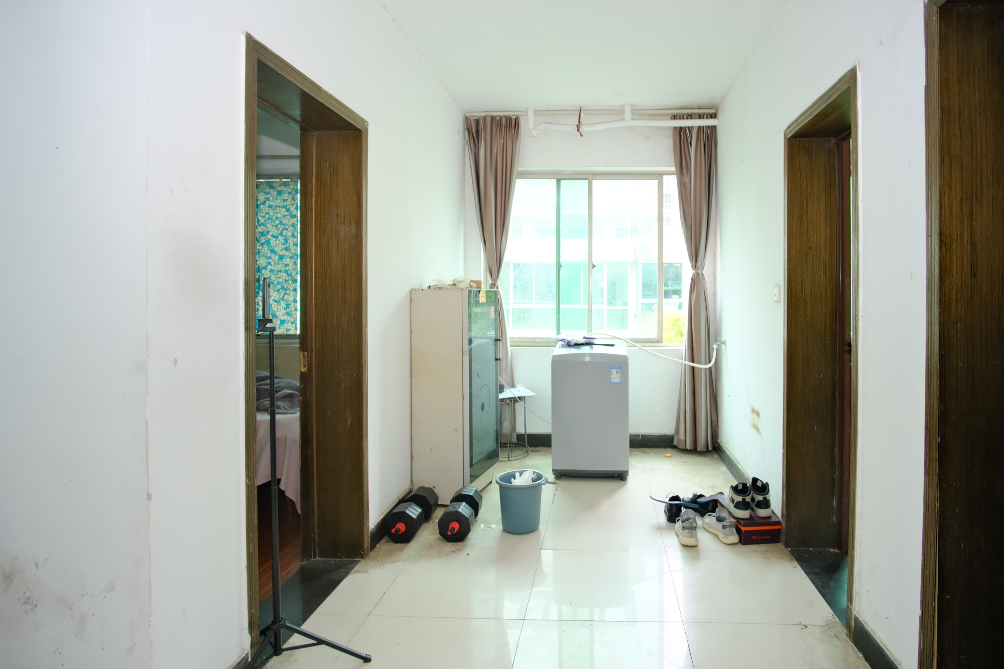 中南汽车世界  3室2厅1卫    46.8万客厅