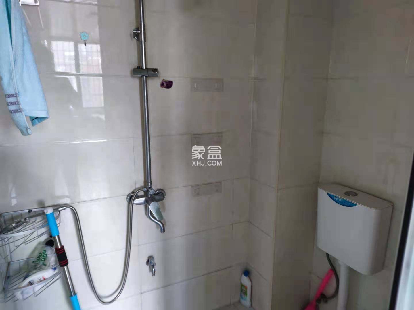 雄森国际  2室1厅1卫    1800.0元/月 雄森国际  2室1厅1卫    1800.0元/月室内图