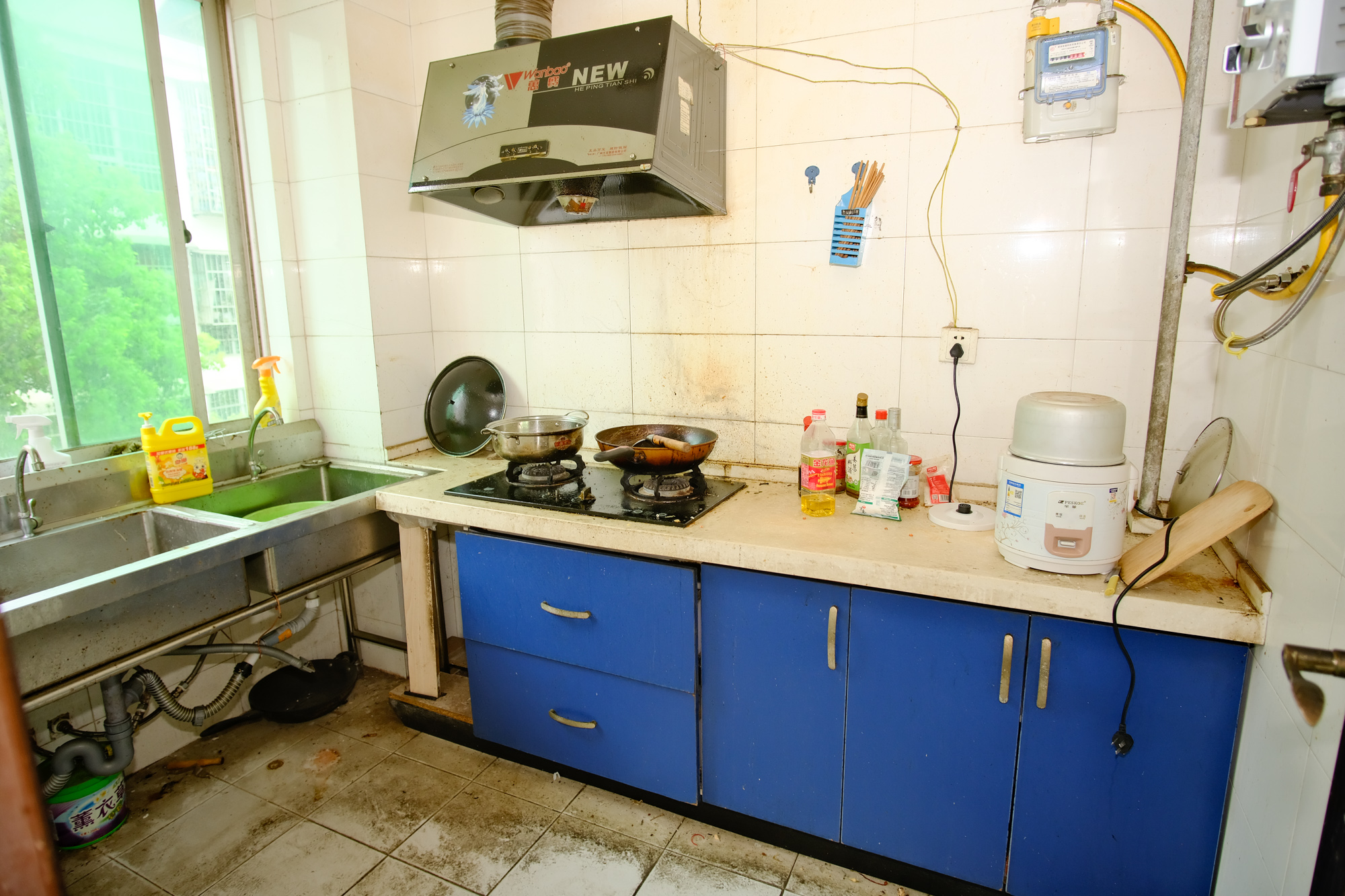 中南汽车世界 3室2厅1卫 46.8万 中南汽车世界 3室2厅1卫 46.8万厨房