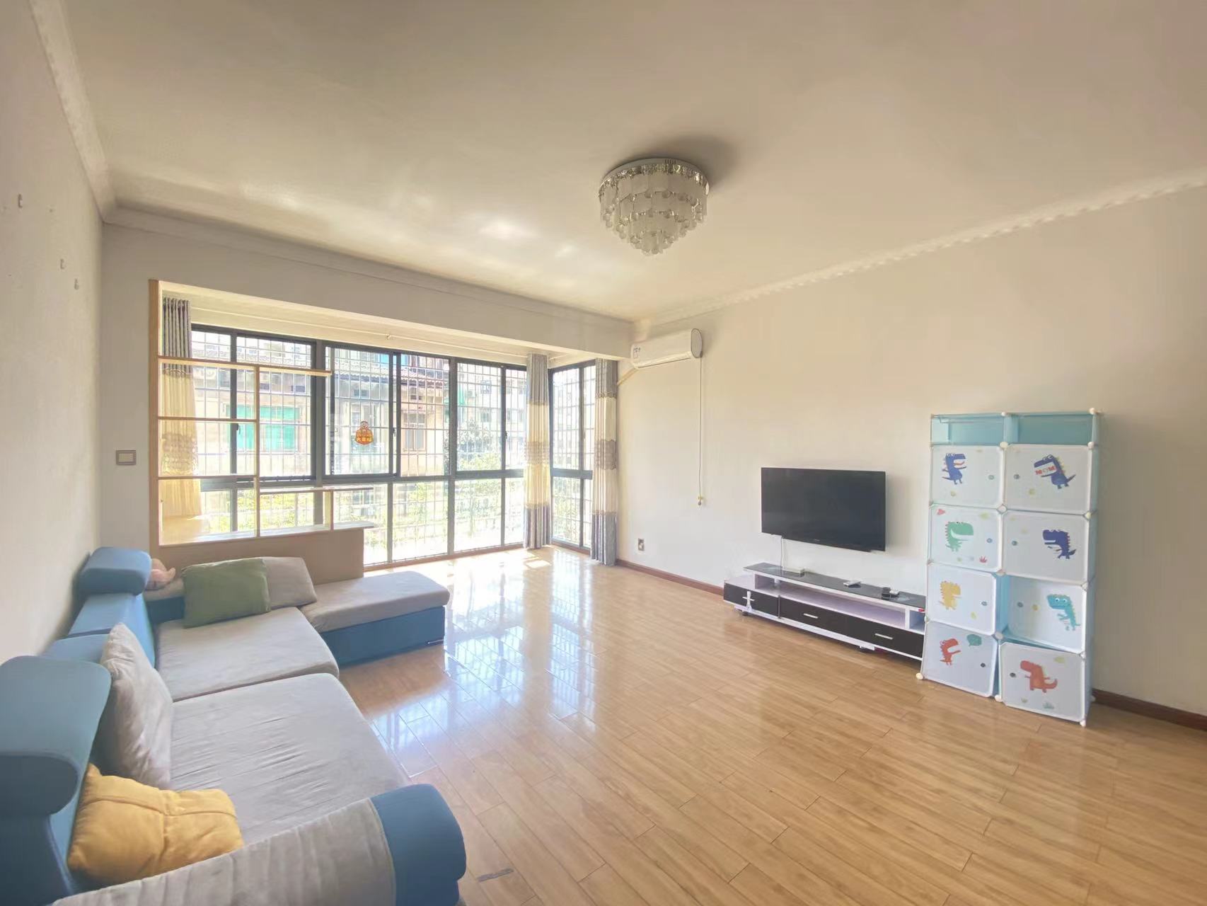 家和兴苑  3室2厅2卫    2200.0元/月 家和兴苑  3室2厅2卫    2200.0元/月室内图