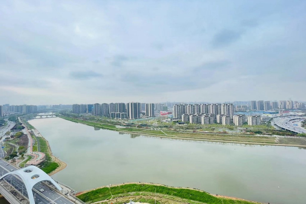 江河双水湾  4室2厅2卫    210.0万其他