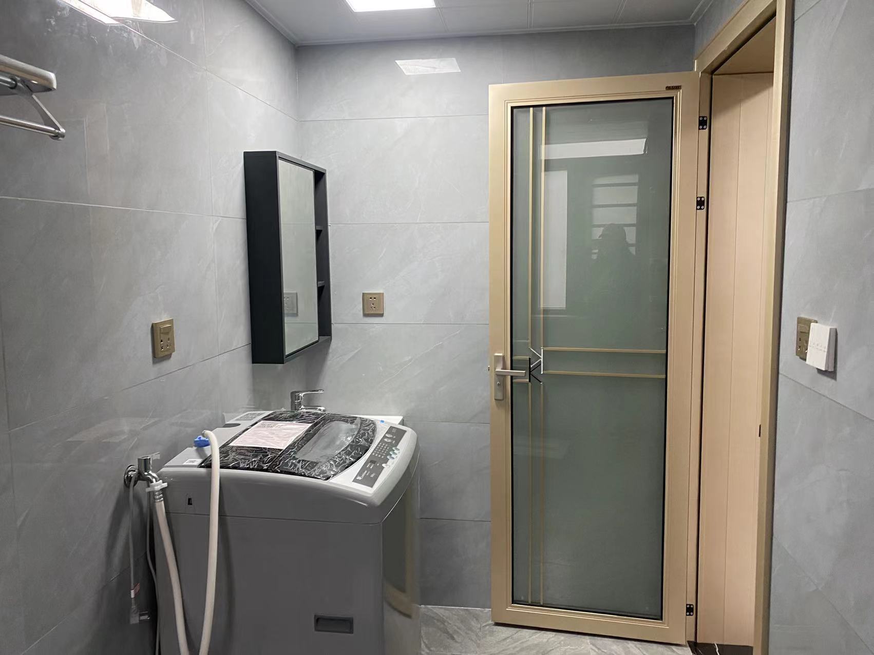 马良村散盘 2室1厅1卫 1300.0元/月 马良村散盘 2室1厅1卫 1300.0元/月室内图