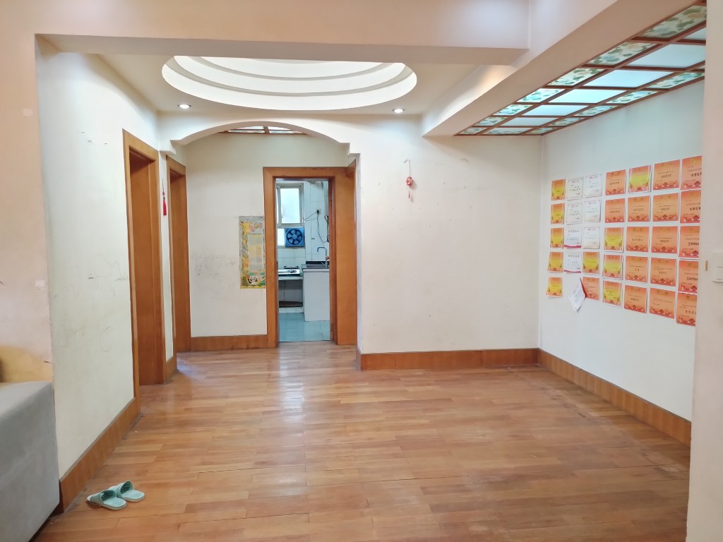 银环大厦 2室2厅1卫 36.8万 银环大厦 2室2厅1卫 36.8万客厅