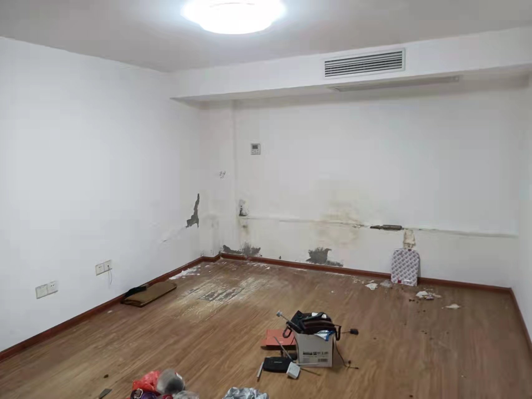 尚书房 6室2厅1卫 17500.0元/月 尚书房 6室2厅1卫 17500.0元/月室内图