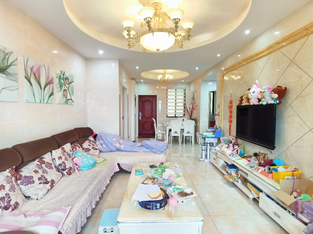 三一歌雅郡 2室2厅1卫 51.2万 三一歌雅郡 2室2厅1卫 51.2万客厅