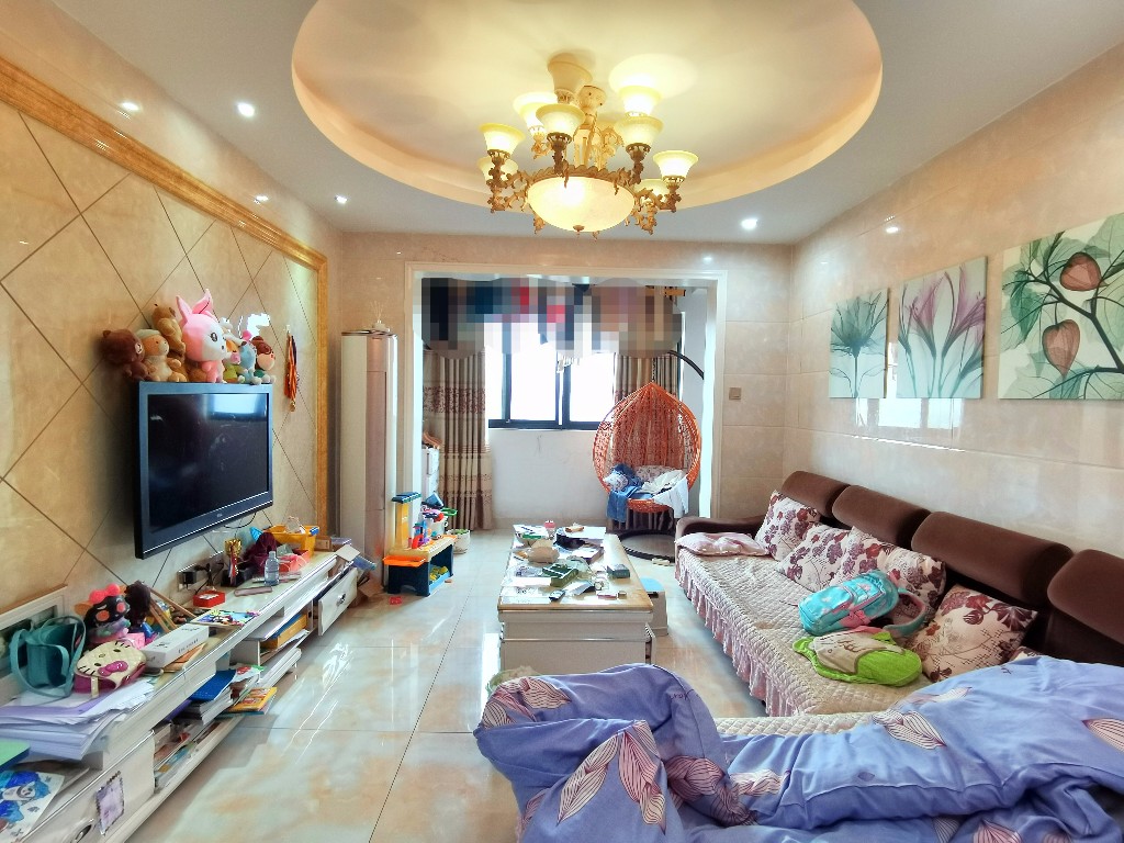 三一歌雅郡 2室2厅1卫 51.2万 三一歌雅郡 2室2厅1卫 51.2万客厅