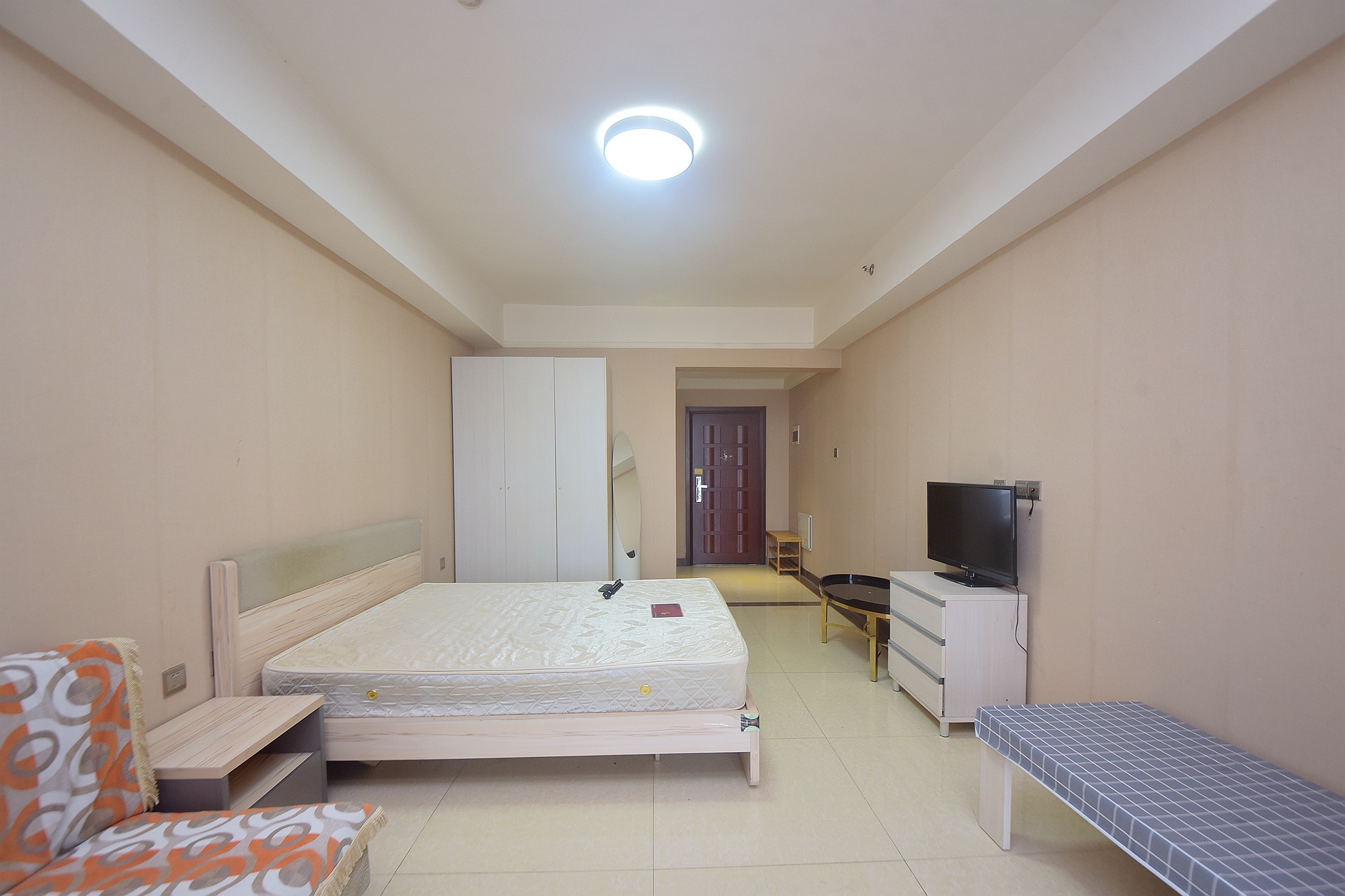 东塘瑞府  1室1厅1卫    31.0万卧室