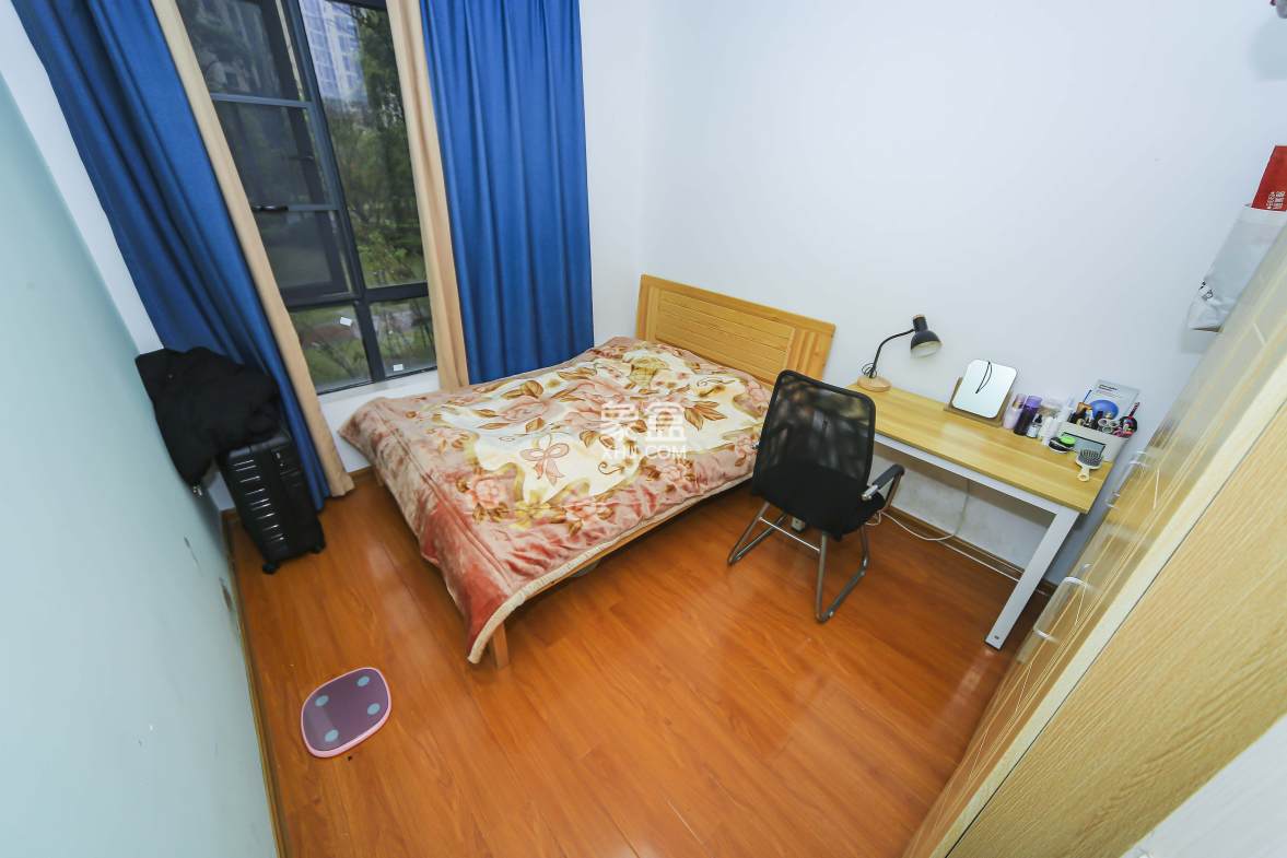 湘熙水郡(观澜海赋家园) 3室2厅2卫 116.00万 湘熙水郡(观澜海赋家园) 3室2厅2卫 116.00万卧室