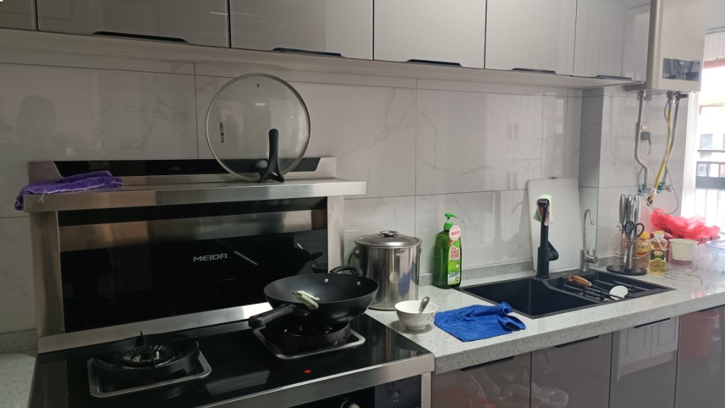 会龙山溪谷(住宅)  3室2厅2卫    2200.0元/月 会龙山溪谷(住宅)  3室2厅2卫    2200.0元/月室内图