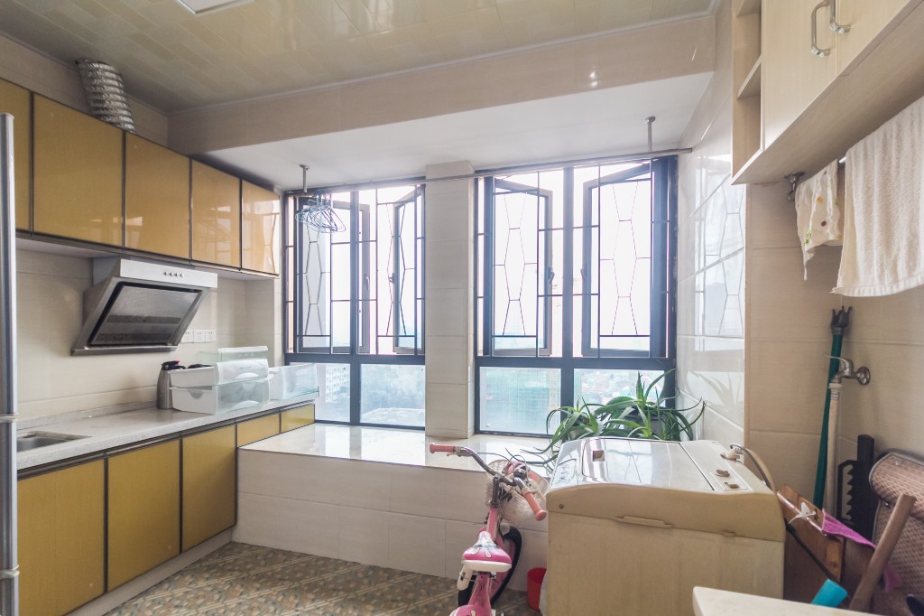 海德公园 1室1厅1卫 27.6万 海德公园 1室1厅1卫 27.6万阳台