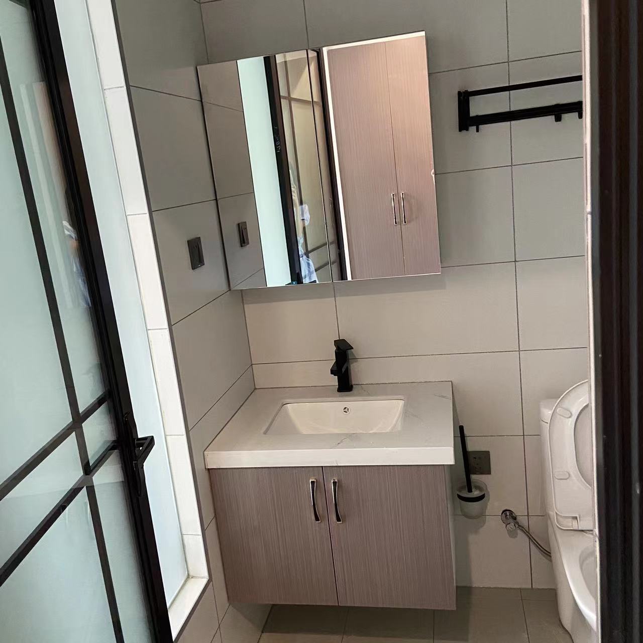 恒大绿洲 1室1厅1卫 1400.0元/月 恒大绿洲 1室1厅1卫 1400.0元/月室内图