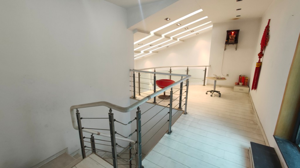 钻石怡园 6室3厅1卫 80.0万 钻石怡园 6室3厅1卫 80.0万客厅