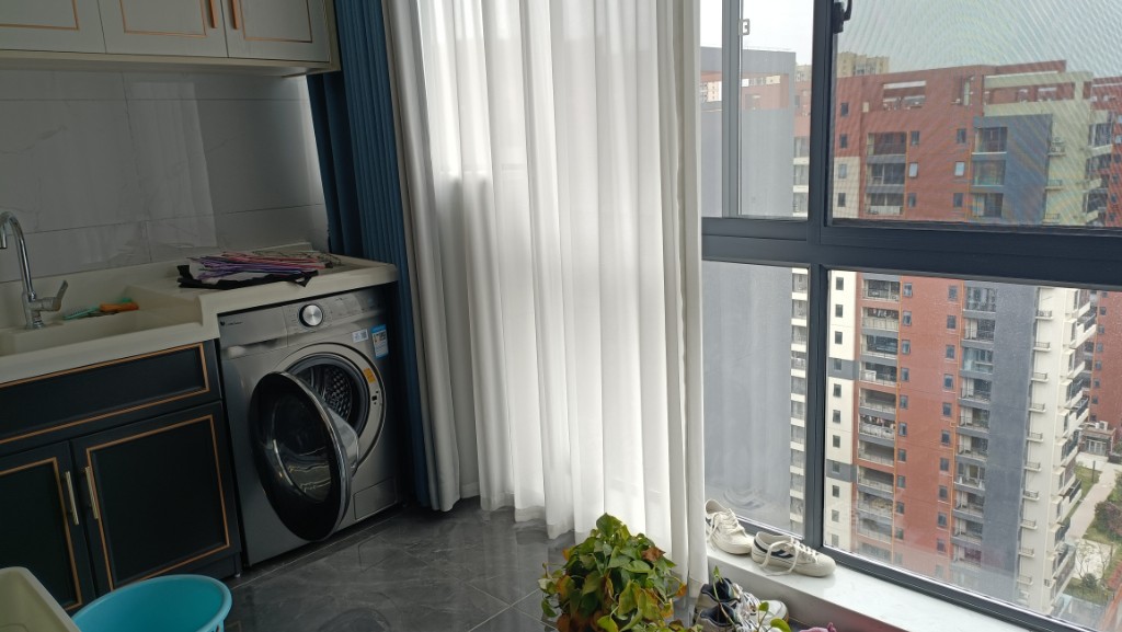 会龙山溪谷(住宅)  3室2厅2卫    2200.0元/月 会龙山溪谷(住宅)  3室2厅2卫    2200.0元/月室内图