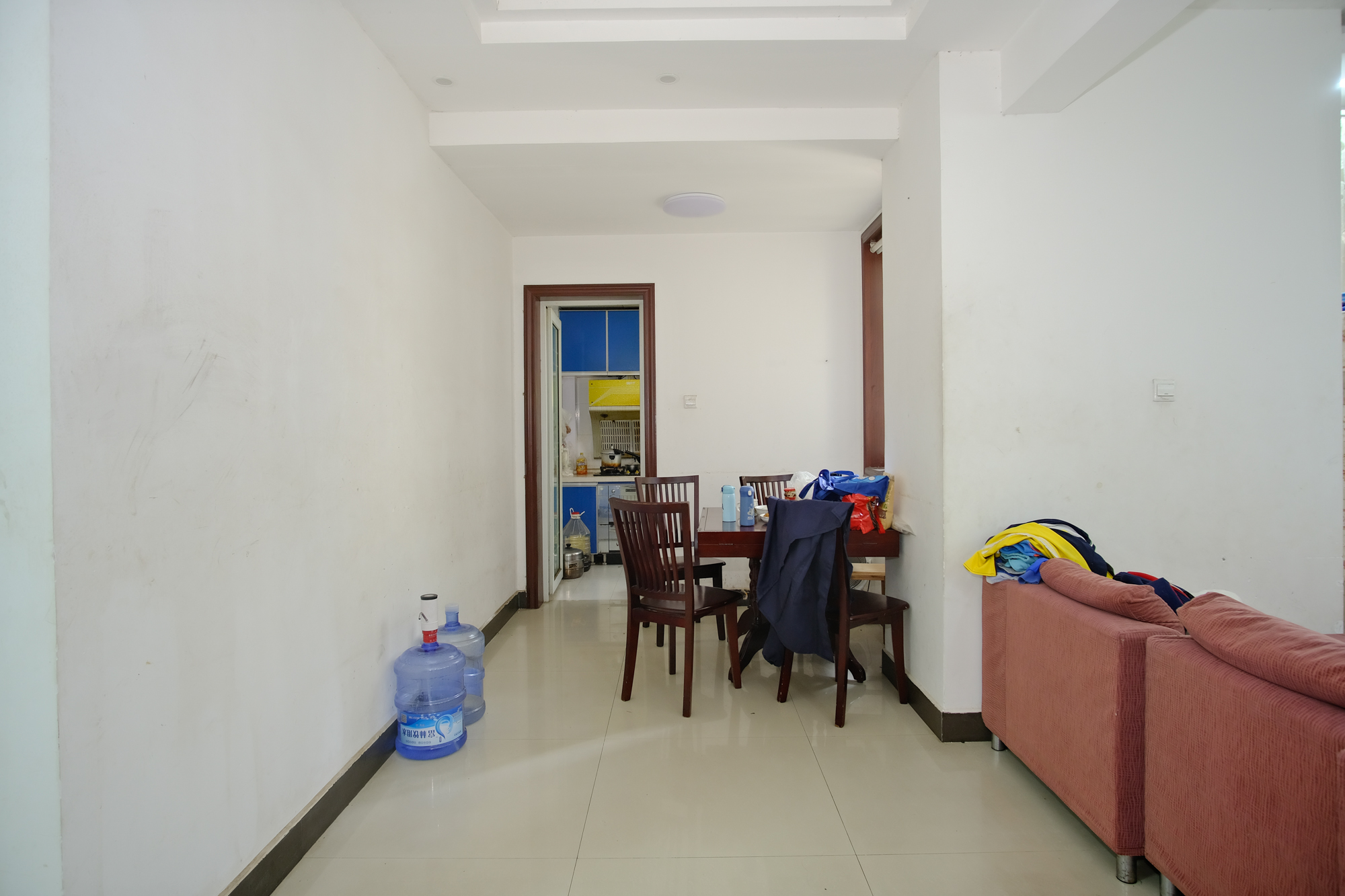 荣鑫家园 2室2厅1卫 40.8万 荣鑫家园 2室2厅1卫 40.8万客厅