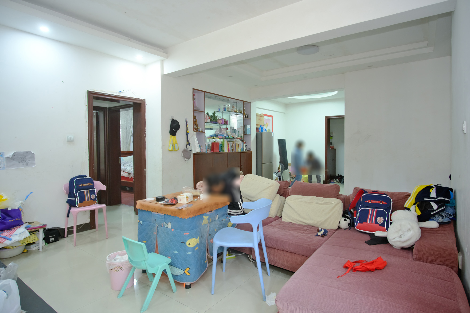 荣鑫家园 2室2厅1卫 40.8万 荣鑫家园 2室2厅1卫 40.8万客厅