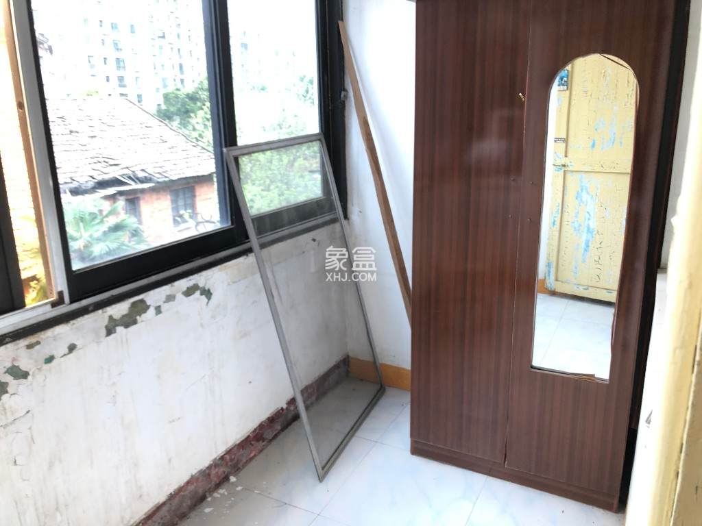 金桃苑小区  1室1厅1卫    400.0元/月 金桃苑小区  1室1厅1卫    400.0元/月室内图