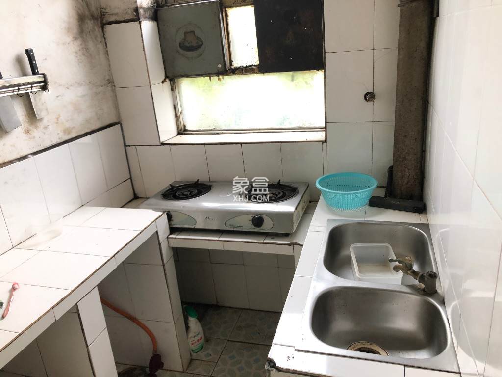 金桃苑小区  1室1厅1卫    400.0元/月 金桃苑小区  1室1厅1卫    400.0元/月室内图