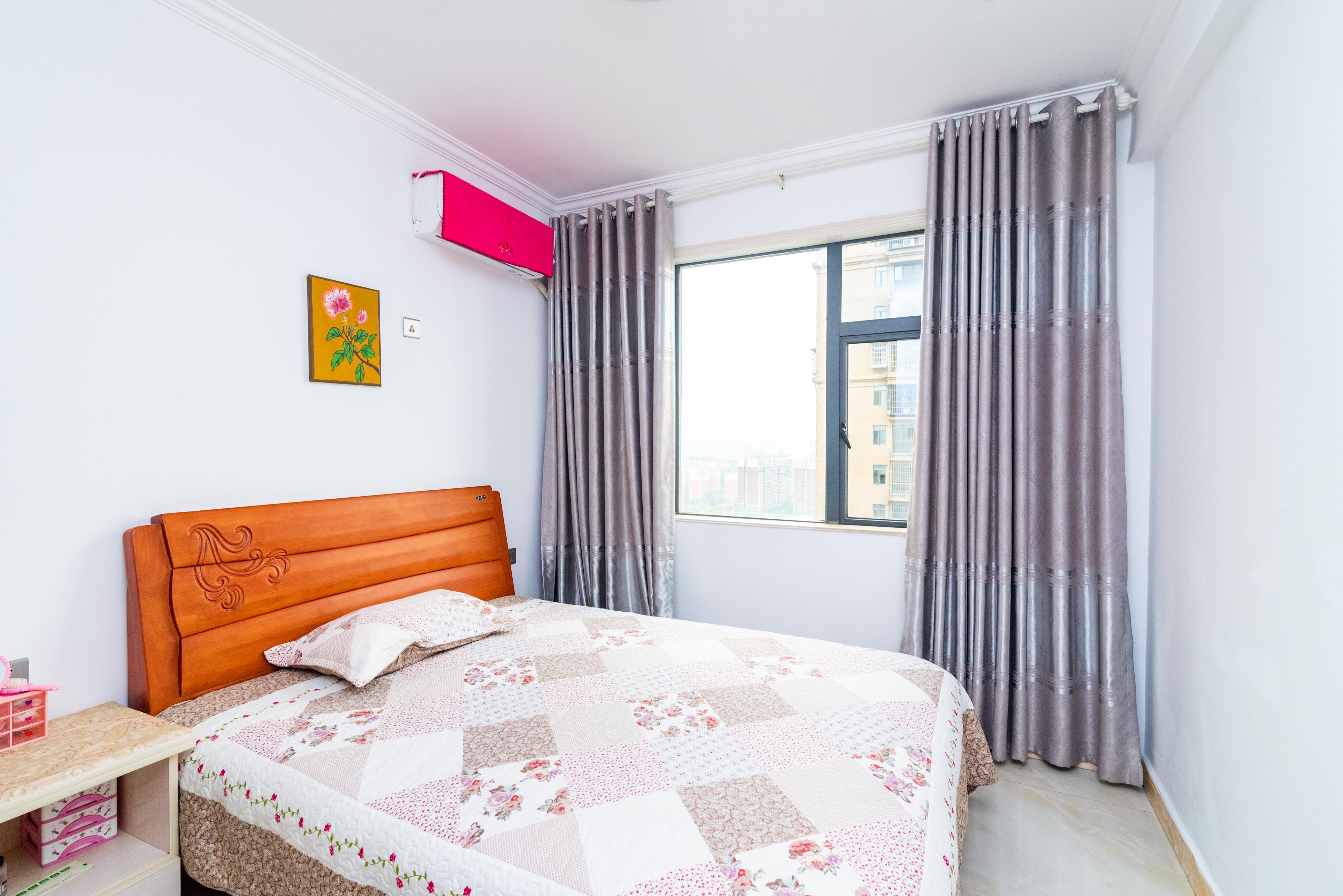 悦湖山  3室2厅1卫    68.0万 悦湖山  3室2厅1卫    68.0万卧室